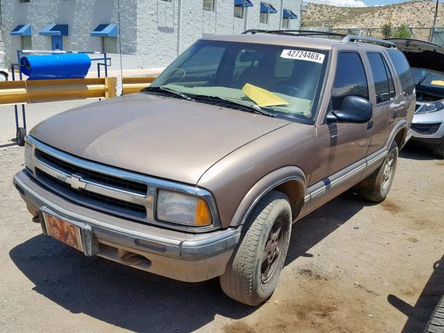 1GNDT13WXV2216701 - 1997 CHEVROLET BLAZER BEIGE photo 2