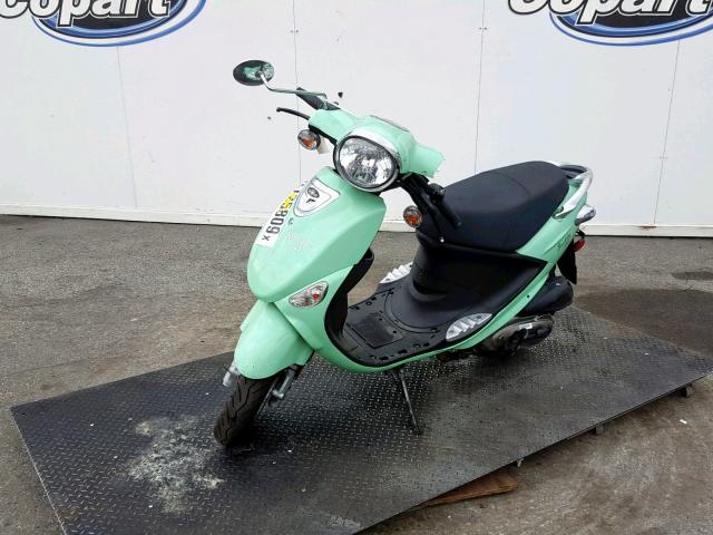 RFVPAC209J1019173 - 2018 GENUINE SCOOTER CO. BUDDY 125 GREEN photo 2