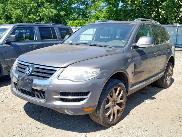 WVGBE77L38D043203 - 2008 VOLKSWAGEN TOUAREG 2 SILVER photo 2
