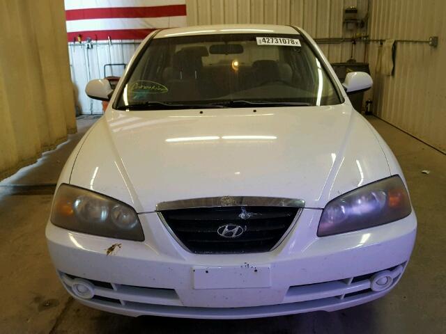 KMHDN46DX4U761083 - 2004 HYUNDAI ELANTRA GL WHITE photo 9