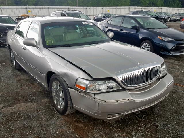 1LNHM83W13Y614904 - 2003 LINCOLN TOWN CAR C TAN photo 1