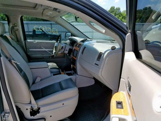 1A8HW58238F153378 - 2008 CHRYSLER ASPEN LIMI GRAY photo 5