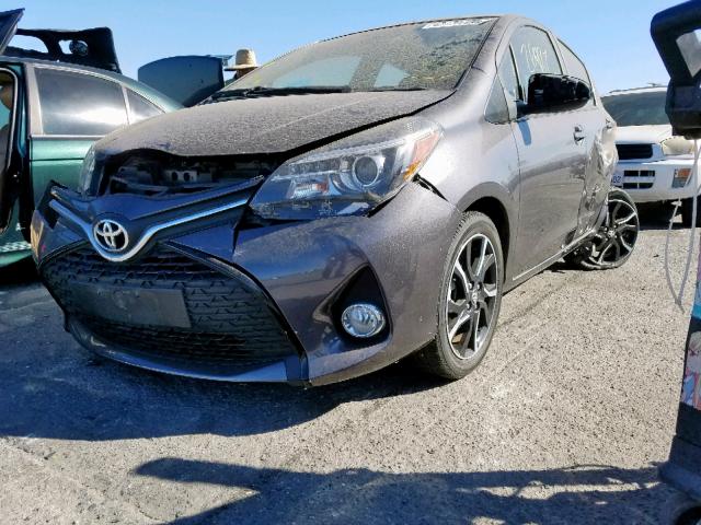 VNKKTUD33GA059504 - 2016 TOYOTA YARIS L GRAY photo 2