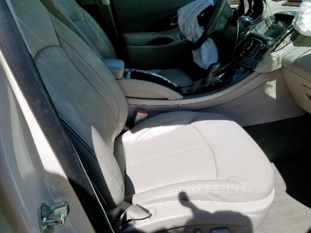 1G4GD5GD1BF290141 - 2011 BUICK LACROSSE C WHITE photo 5