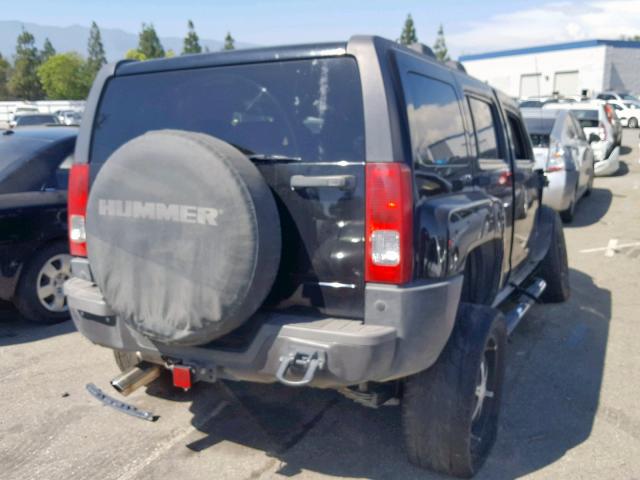 5GTDN136X68205126 - 2006 HUMMER H3 BLACK photo 4