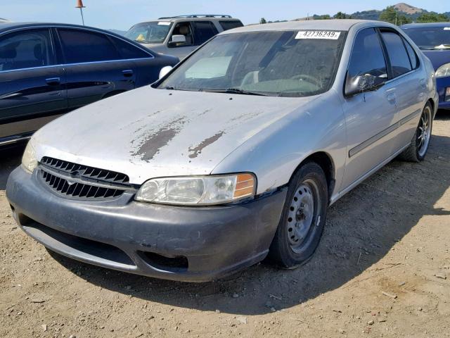 1N4DL01D51C132963 - 2001 NISSAN ALTIMA XE GRAY photo 2