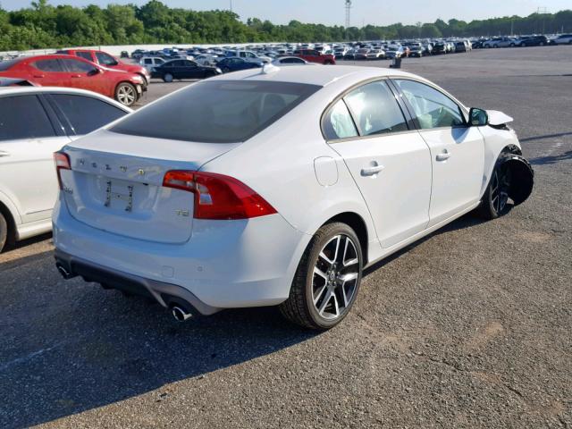 YV126MFLXJ2453770 - 2018 VOLVO S60 DYNAMI WHITE photo 4