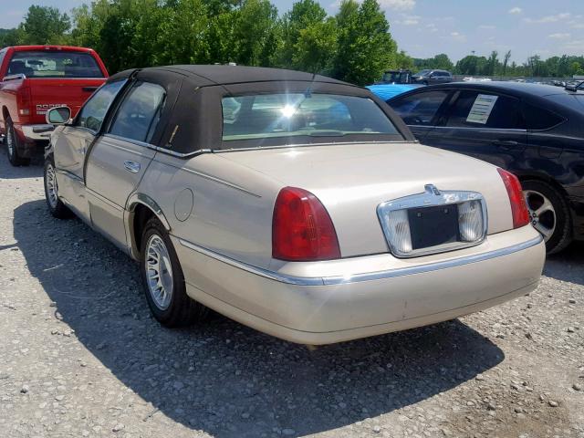 1LNHM83W5YY898092 - 2000 LINCOLN TOWN CAR C CREAM photo 3