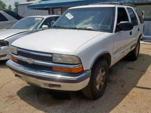 1GNDT13W1X2143673 - 1999 CHEVROLET BLAZER WHITE photo 2