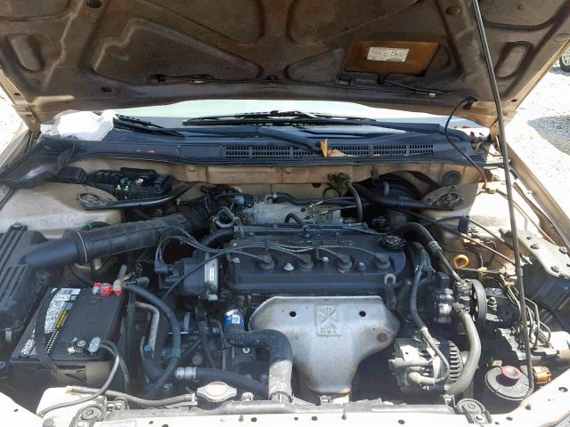 1HGCG5675YA045498 - 2000 HONDA ACCORD SE GOLD photo 7