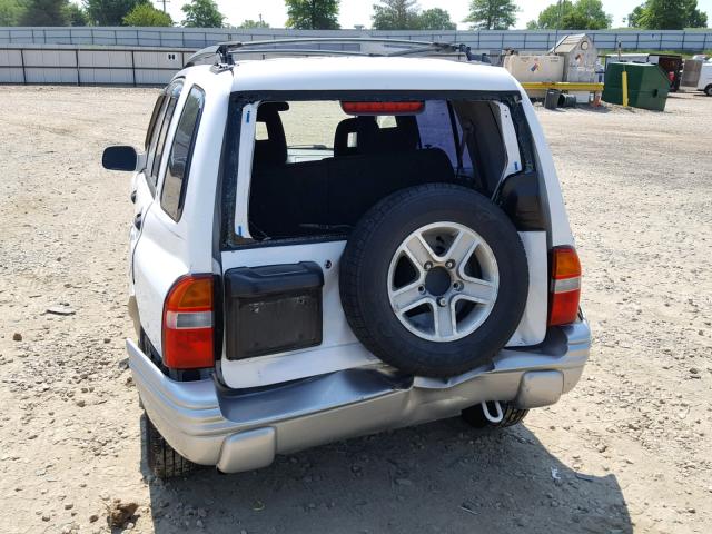 2CNBJ634026934334 - 2002 CHEVROLET TRACKER LT WHITE photo 9