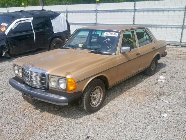 WDBAB33A6EA137075 - 1984 MERCEDES-BENZ 300 DT GOLD photo 2