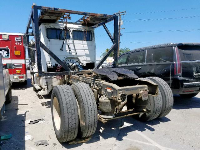 1FUWTWEB3YHG33485 - 2000 FREIGHTLINER MEDIUM CON WHITE photo 3