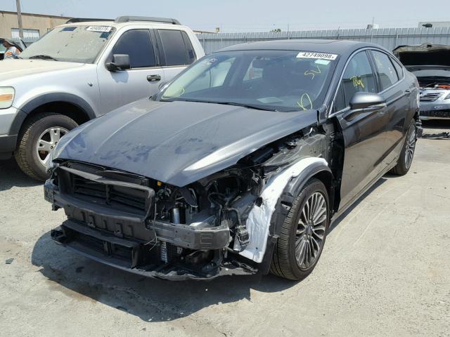 3FA6P0D92JR205907 - 2018 FORD FUSION TIT GRAY photo 2