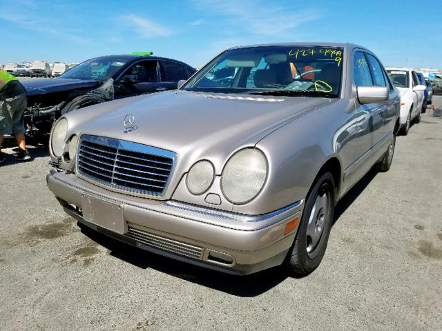 WDBJF72F6VA523505 - 1997 MERCEDES-BENZ E 420 SILVER photo 2