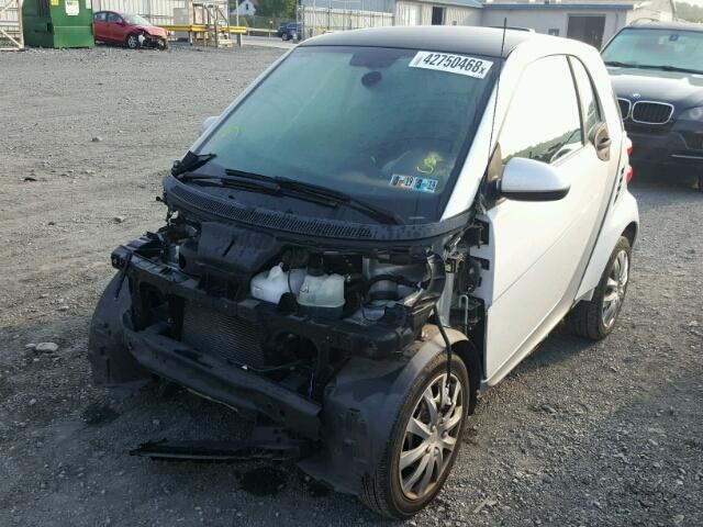 WMEEJ3BA4EK762660 - 2014 SMART FORTWO PUR WHITE photo 2