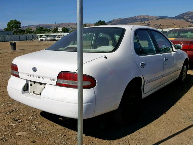 1N4BU31D1SC221985 - 1995 NISSAN ALTIMA XE WHITE photo 4