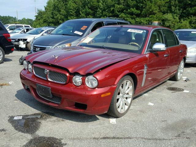 SAJWA82B38SH21969 - 2008 JAGUAR XJ VANDEN RED photo 2