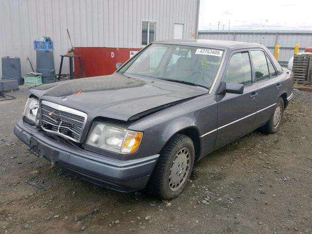 WDBEA32E8SC216935 - 1995 MERCEDES-BENZ E 320 BASE GRAY photo 2