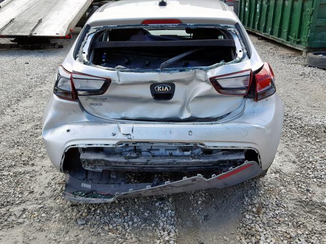 3KPA25ABXJE092044 - 2018 KIA RIO LX SILVER photo 9