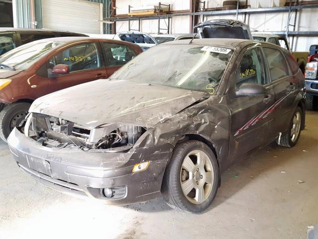 1FAFP37N47W330889 - 2007 FORD FOCUS ZX5 GRAY photo 2