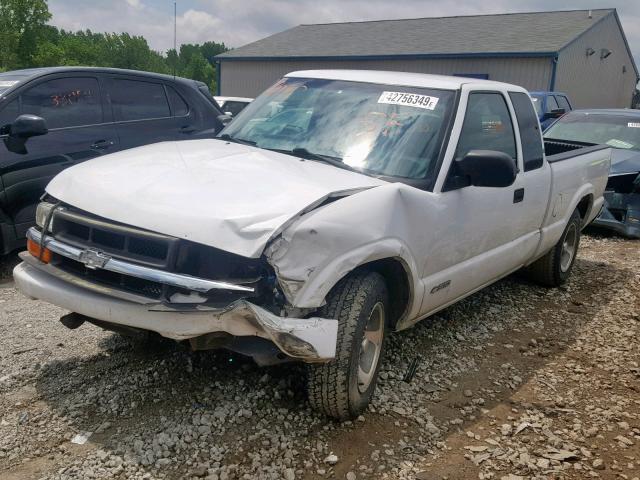 1GCCS19W028224233 - 2002 CHEVROLET S TRUCK S1 WHITE photo 2