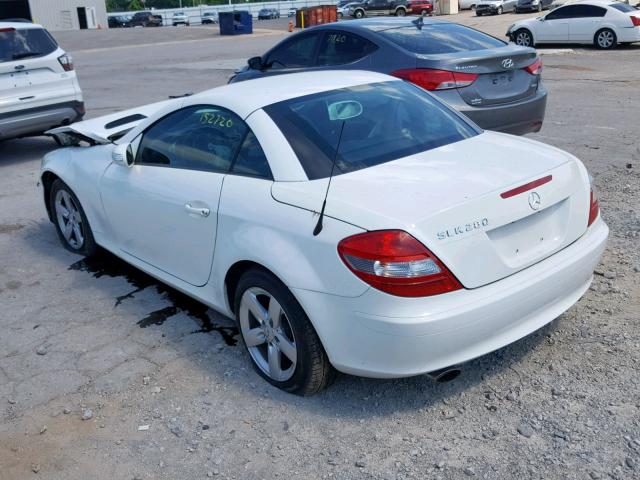 WDBWK54F06F106050 - 2006 MERCEDES-BENZ SLK 280 WHITE photo 3