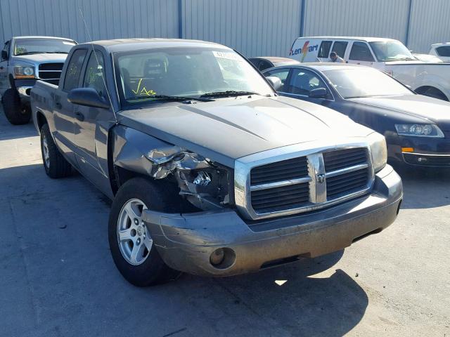 1D7HE48K26S557402 - 2006 DODGE DAKOTA QUA GRAY photo 1