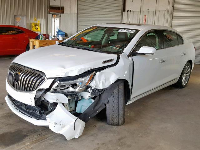 1G4GB5G37GF224133 - 2016 BUICK LACROSSE WHITE photo 2