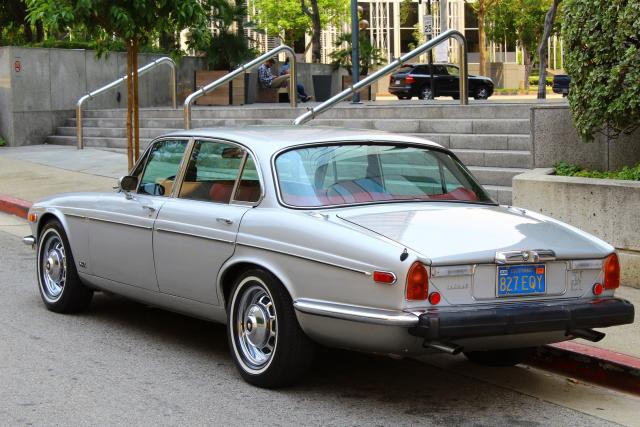 UE2R51178BW - 1973 JAGUAR XJ12 SILVER photo 4