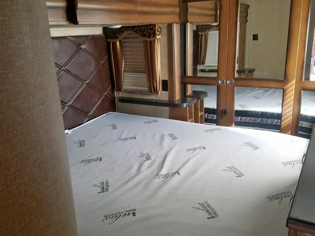 4YDF37921F4701871 - 2015 KEYSTONE MONTANA TWO TONE photo 5