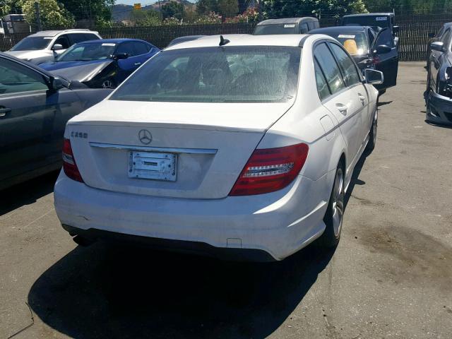 WDDGF4HB2DA871627 - 2013 MERCEDES-BENZ C 250 WHITE photo 4