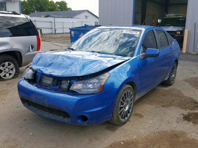 1FAHP3GN6AW291609 - 2010 FORD FOCUS SES BLUE photo 2