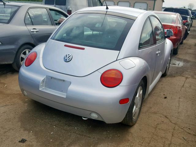 3VWDD21C1YM480341 - 2000 VOLKSWAGEN NEW BEETLE ვერცხლისფერი ფოტო 4