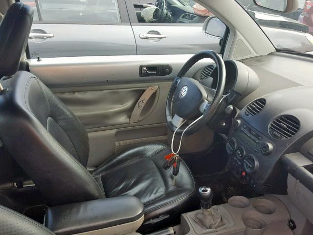 3VWDD21C1YM480341 - 2000 VOLKSWAGEN NEW BEETLE ვერცხლისფერი ფოტო 5