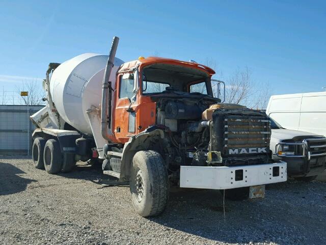 1M2AX13C19M007293 - 2009 MACK 800 GU800 ORANGE photo 1