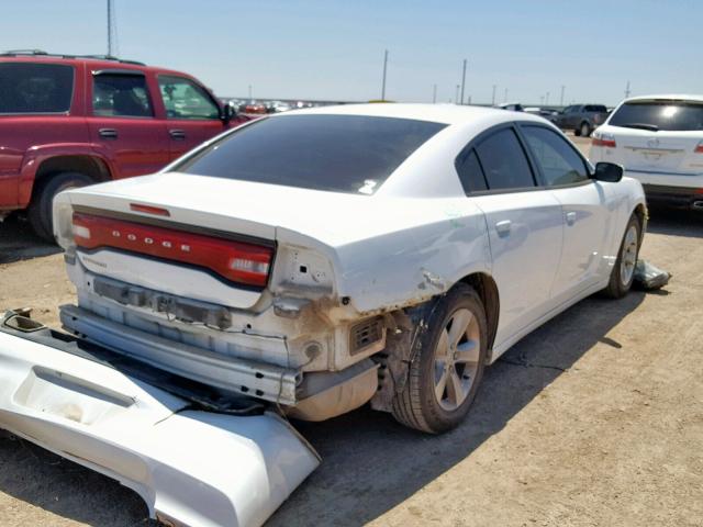 2C3CDXBG4DH689308 - 2013 DODGE CHARGER SE WHITE photo 4