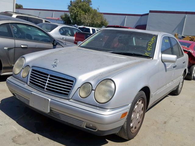 WDBJF65H1XA895893 - 1999 MERCEDES-BENZ E 320 SILVER photo 2