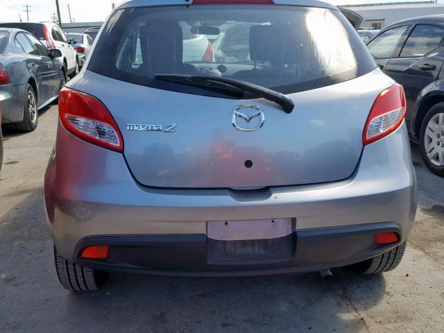 JM1DE1HZ4B0127199 - 2011 MAZDA MAZDA2 GRAY photo 9