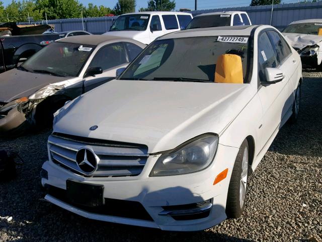 WDDGF4HB8CR216033 - 2012 MERCEDES-BENZ C 250 WHITE photo 2