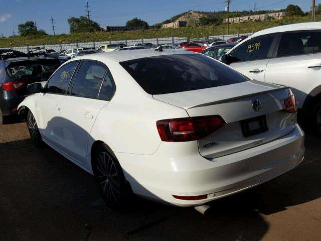 3VWD17AJ5GM239837 - 2016 VOLKSWAGEN JETTA SPOR WHITE photo 3