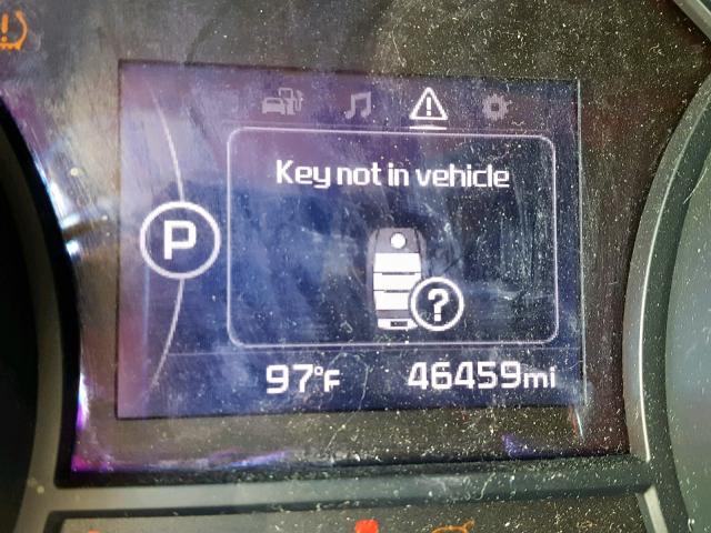 KNDMB5C14H6254560 - 2017 KIA SEDONA LX WHITE photo 8