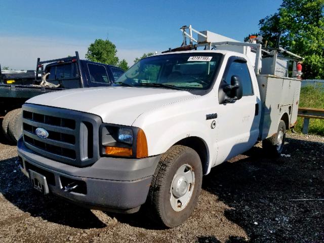 1FDSF305X6EB51343 - 2006 FORD F350 SRW S WHITE photo 2