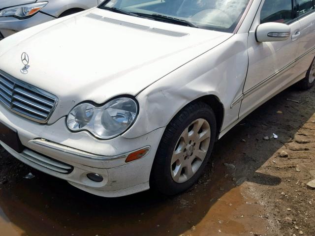 WDBRF87H46F765037 - 2006 MERCEDES-BENZ C 350 4MAT WHITE photo 9