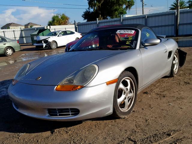 WP0CA2982XU621953 - 1999 PORSCHE BOXSTER SILVER photo 2