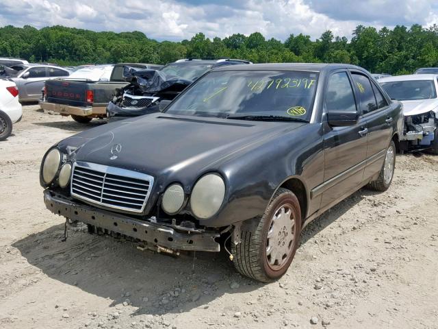 WDBJF65F1WA482112 - 1998 MERCEDES-BENZ E 320 BLACK photo 2