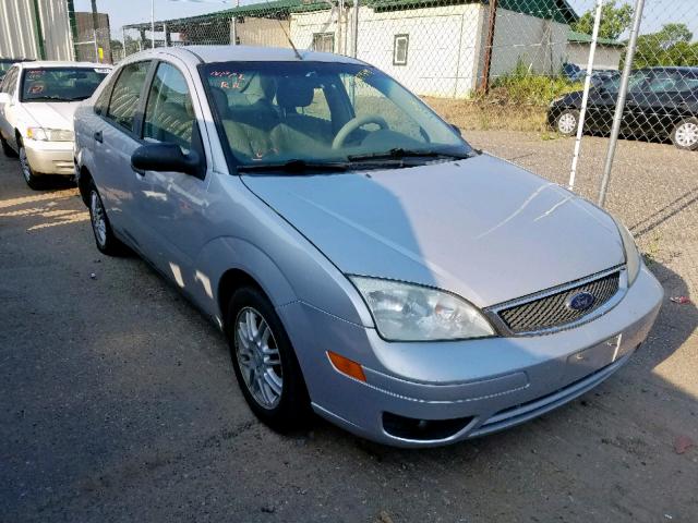 1FAFP34N85W197197 - 2005 FORD FOCUS ZX4 SILVER photo 1