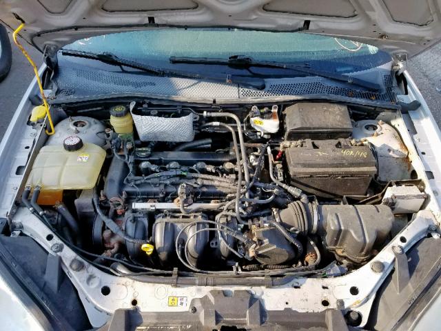 1FAFP34N85W197197 - 2005 FORD FOCUS ZX4 SILVER photo 7