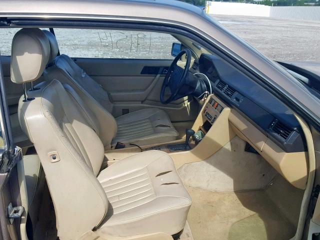 WDBEA50D9JA810742 - 1988 MERCEDES-BENZ 300 CE BEIGE photo 5