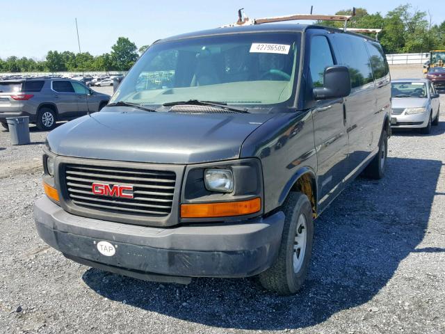 1GTHG39U731227965 - 2003 GMC SAVANA G35 BLACK photo 2